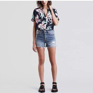 Like New Levi's Wedgie Fit Jean Shorts in Blue Your Mind, Women's Size 24